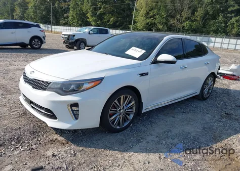 2018 Kia Optima Sx Turbo z USA, uszkodzony, nr VIN 5XXGV4L22JG205176
